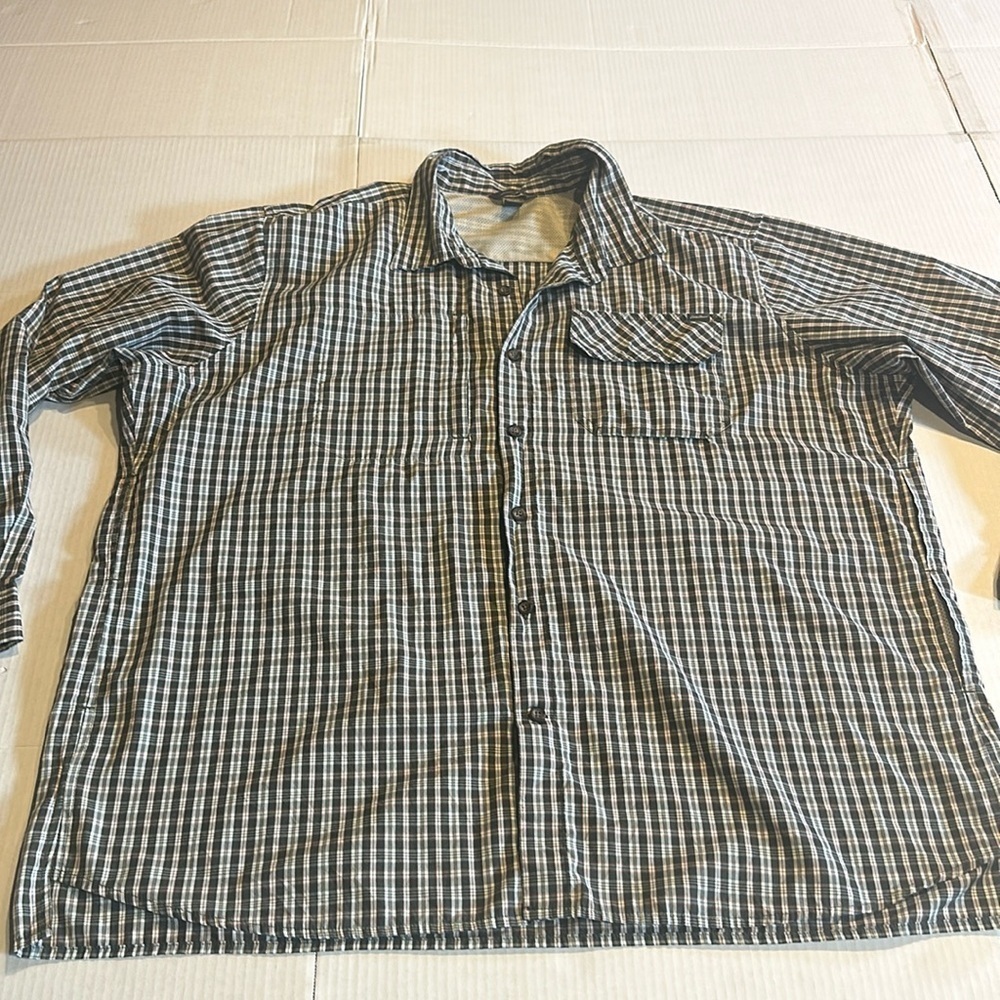 Eddie Bauer Travex lightweight checkered striped long sleeve button up w pocket